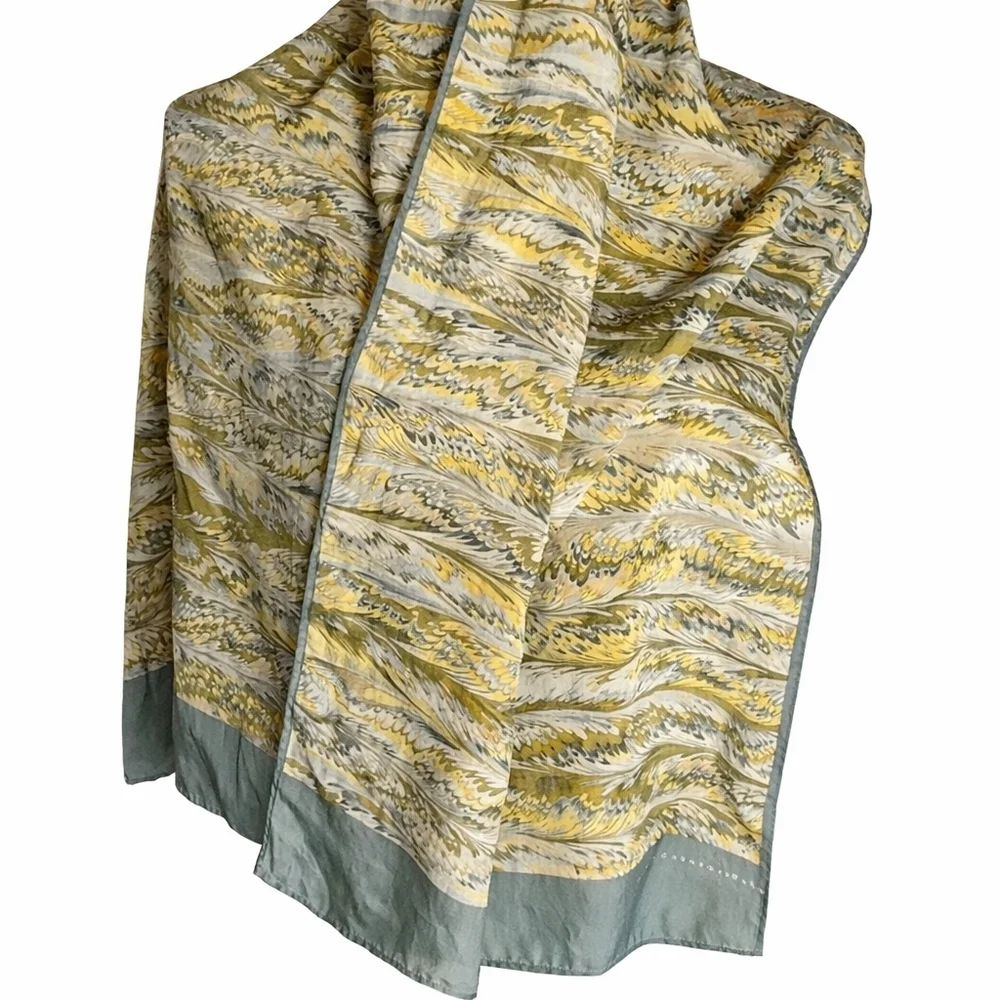 Hattie Carnegie soft Earthy tones patterned scarf